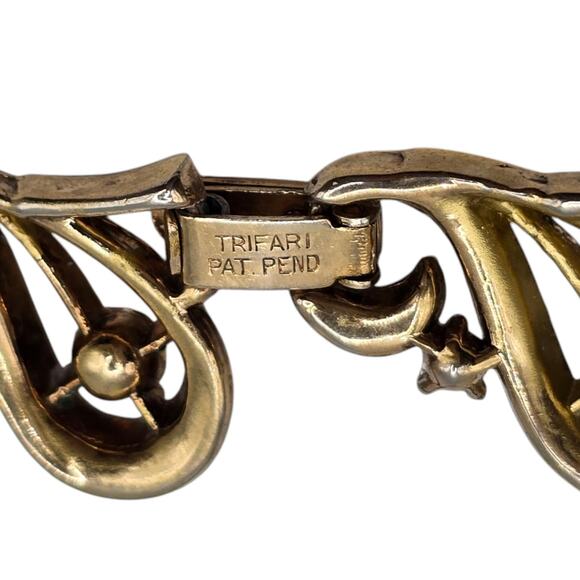 Trifari Necklace Pat Pending Choker Leaf Shaped Clear Rhinestones 14" L SKU 2254 - Picture 8 of 10